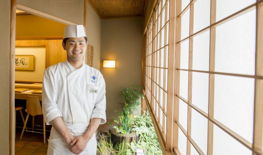 京都の老舗料亭で和食の腕を極める