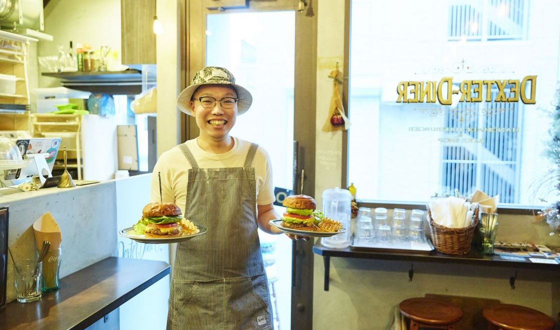 就職後に学びハンバーガー店を開業